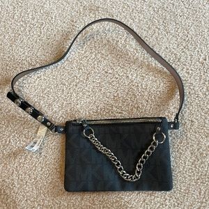 Micheal Kors Medium Fanny Pack